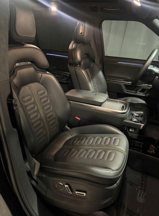 Rivian R1S Adventure 2024
