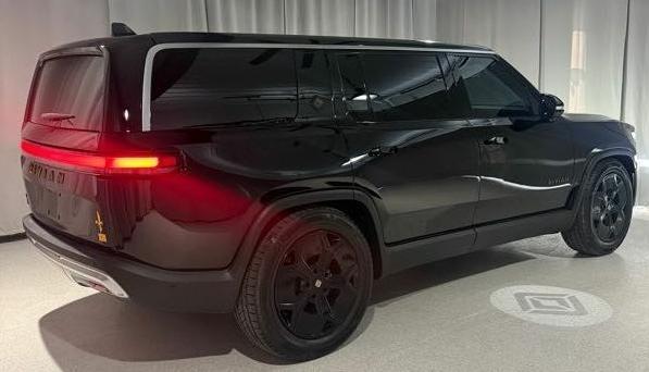 Rivian R1S Adventure 2024