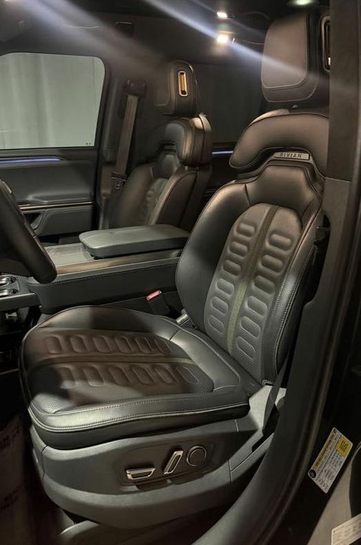 Rivian R1S Adventure 2024
