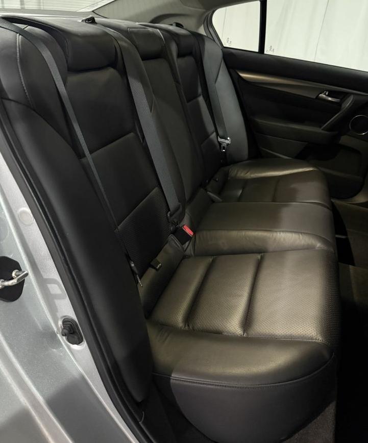 Acura TL 6-Speed AT with Tech Package and 18-In. WP 2013