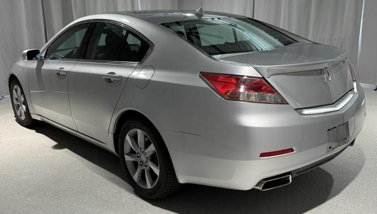 Acura TL 6-Speed AT with Tech Package and 18-In. WP 2013