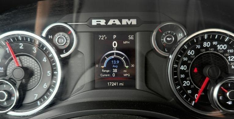 RAM 1500 Big Horn Quad Cab 4WD 2022