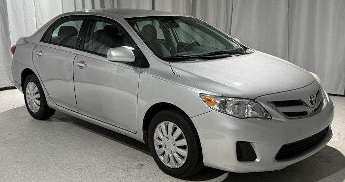 Toyota Corolla S 5-Speed MT 2011