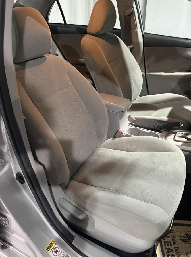 Toyota Corolla S 5-Speed MT 2011