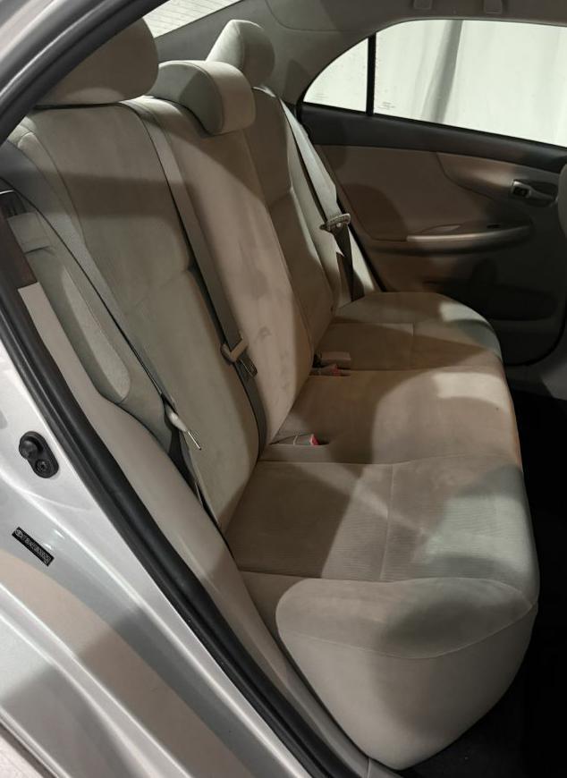 Toyota Corolla S 5-Speed MT 2011