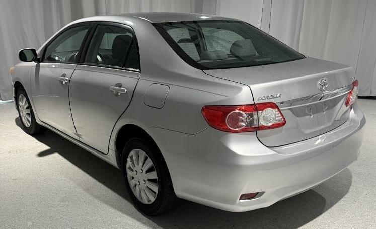 Toyota Corolla S 5-Speed MT 2011