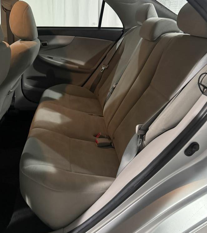Toyota Corolla S 5-Speed MT 2011