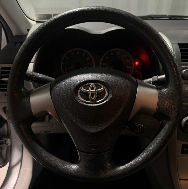 Toyota Corolla S 5-Speed MT 2011