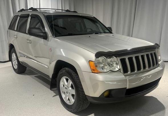 Jeep Grand Cherokee Laredo 4WD 2010