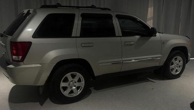 Jeep Grand Cherokee Laredo 4WD 2010
