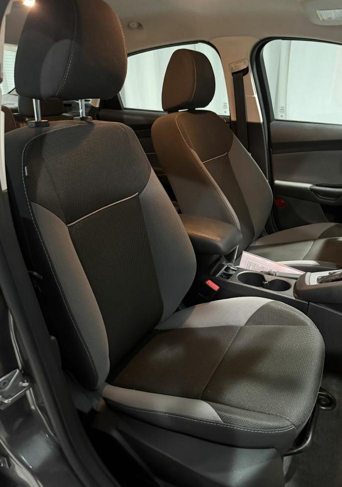 Ford Focus SE Sedan 2013