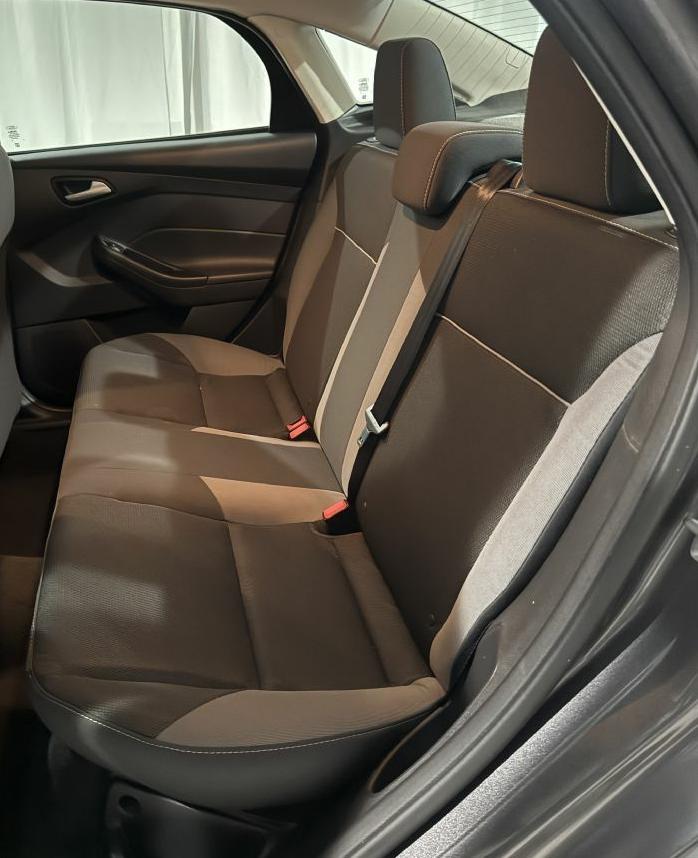 Ford Focus SE Sedan 2013