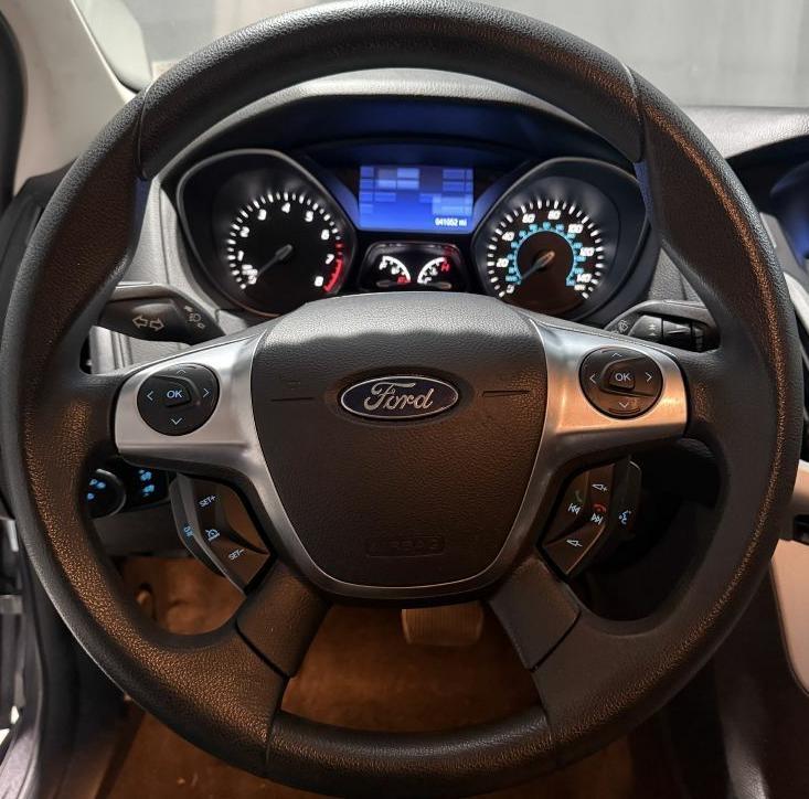 Ford Focus SE Sedan 2013