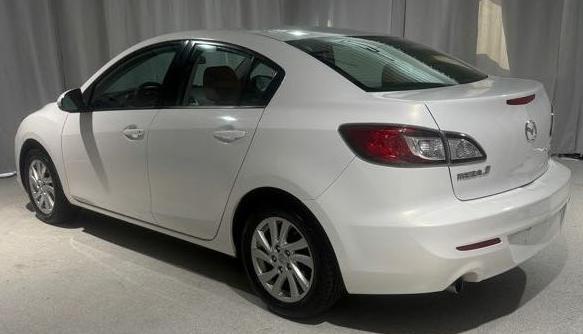 Mazda MAZDA3 i Touring 4-door 2012