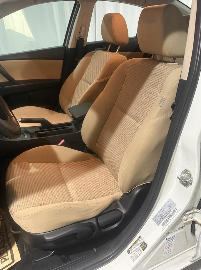 Mazda MAZDA3 i Touring 4-door 2012