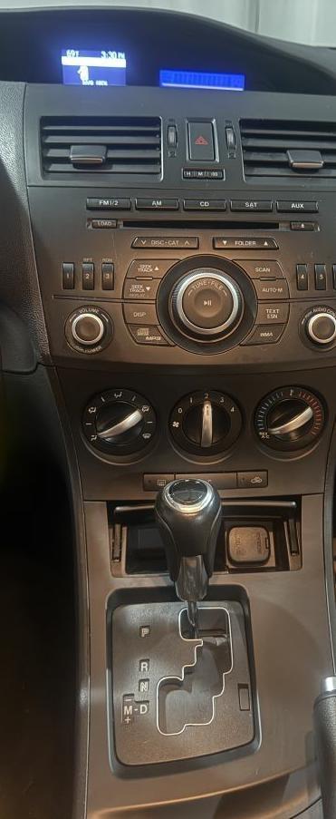 Mazda MAZDA3 i Touring 4-door 2012