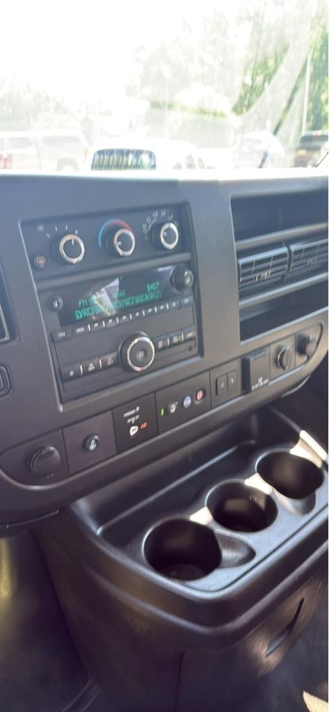 2019 Chevrolet Express Passenger LT - Photo 7