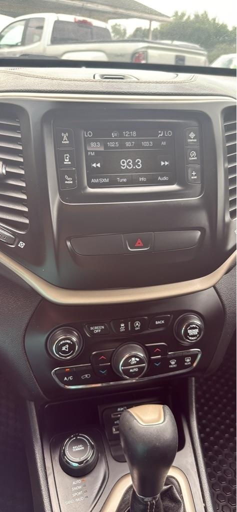 2016 Jeep Cherokee North - Photo 8