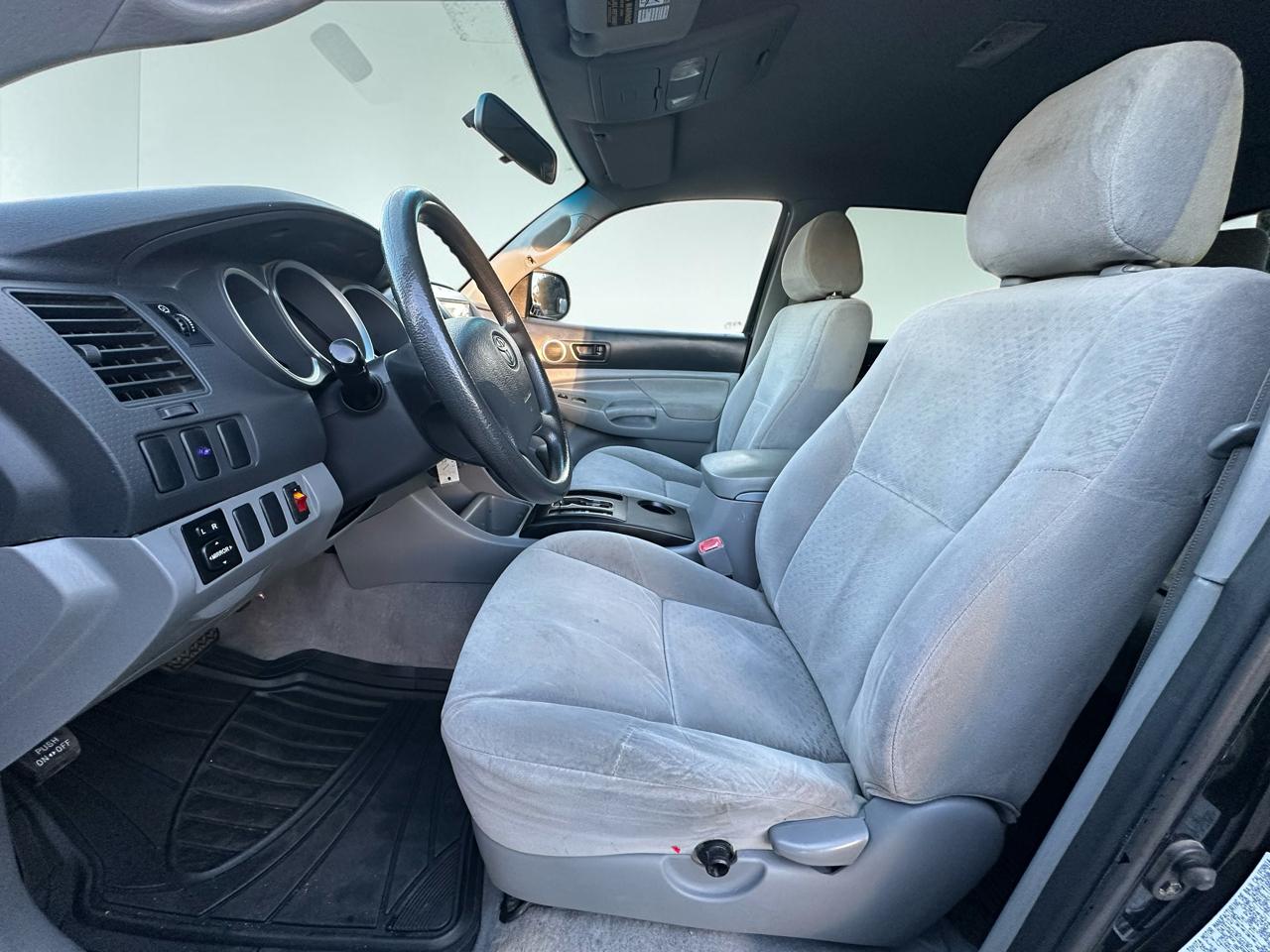 Toyota Tacoma PreRunner Double Cab V6 Auto 2WD 2006