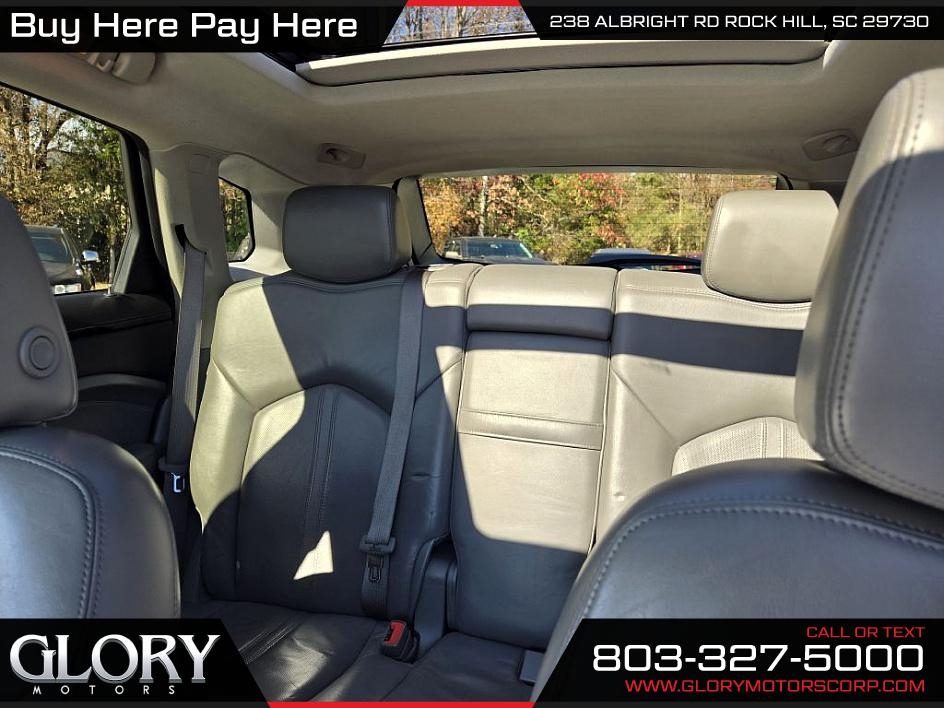 Cadillac SRX FWD 4dr Performance Collection 2011