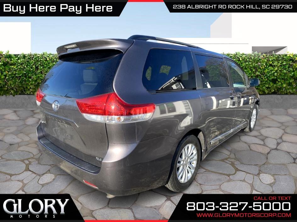 Toyota Sienna 5dr 7-Pass Van V6 XLE AAS FWD (Natl) 2013