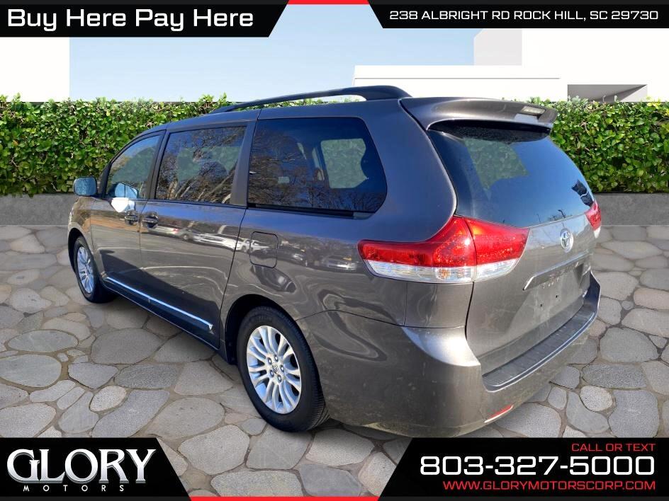 Toyota Sienna 5dr 7-Pass Van V6 XLE AAS FWD (Natl) 2013