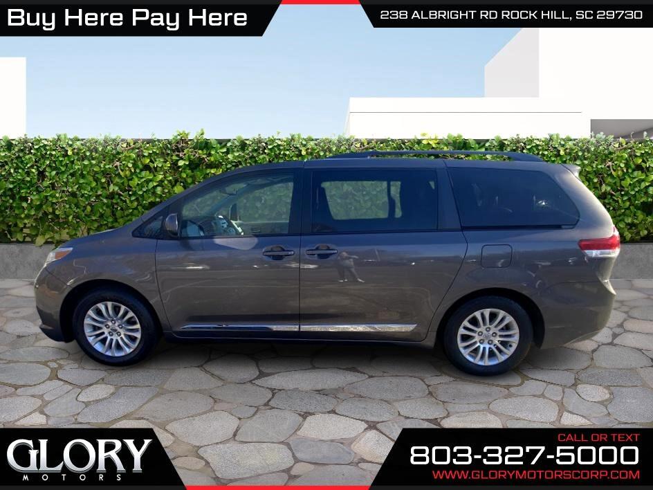 Toyota Sienna 5dr 7-Pass Van V6 XLE AAS FWD (Natl) 2013