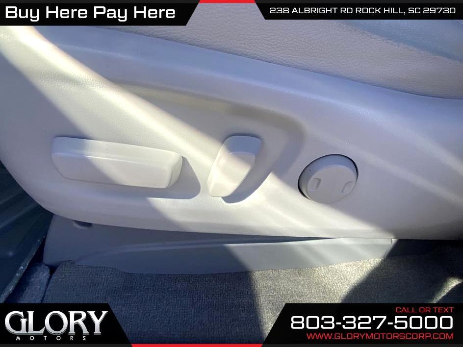 Toyota Sienna 5dr 7-Pass Van V6 XLE AAS FWD (Natl) 2013