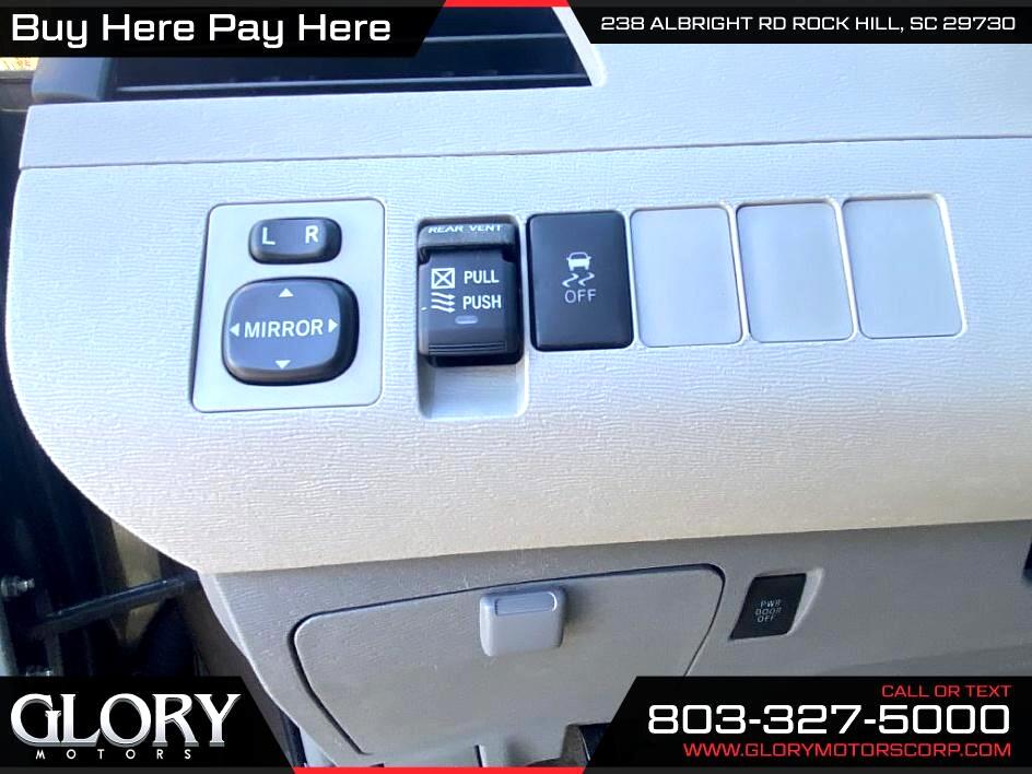 Toyota Sienna 5dr 7-Pass Van V6 XLE AAS FWD (Natl) 2013