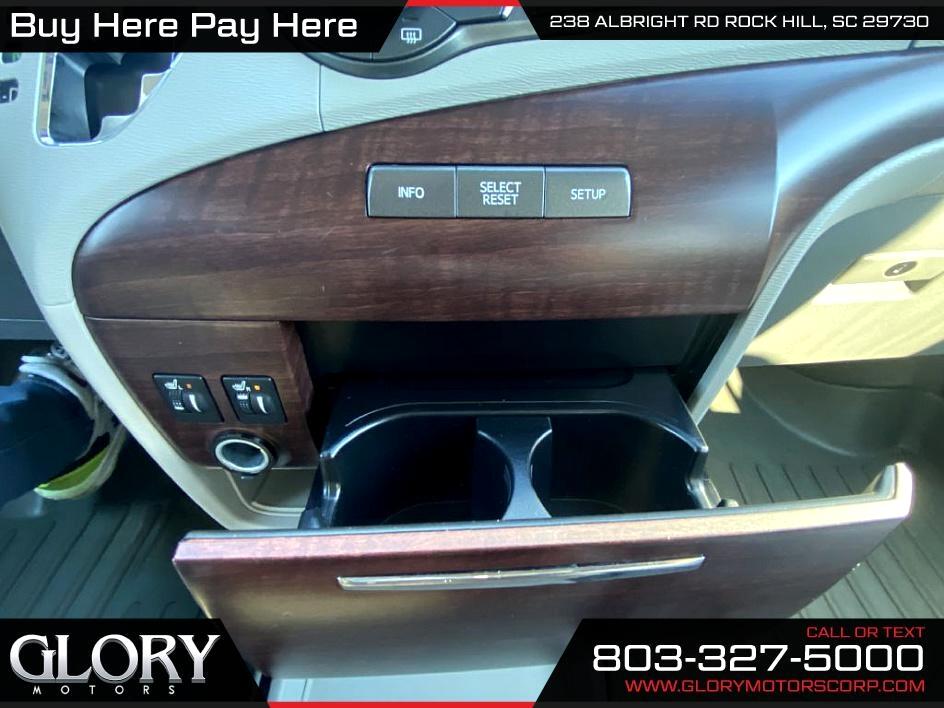 Toyota Sienna 5dr 7-Pass Van V6 XLE AAS FWD (Natl) 2013