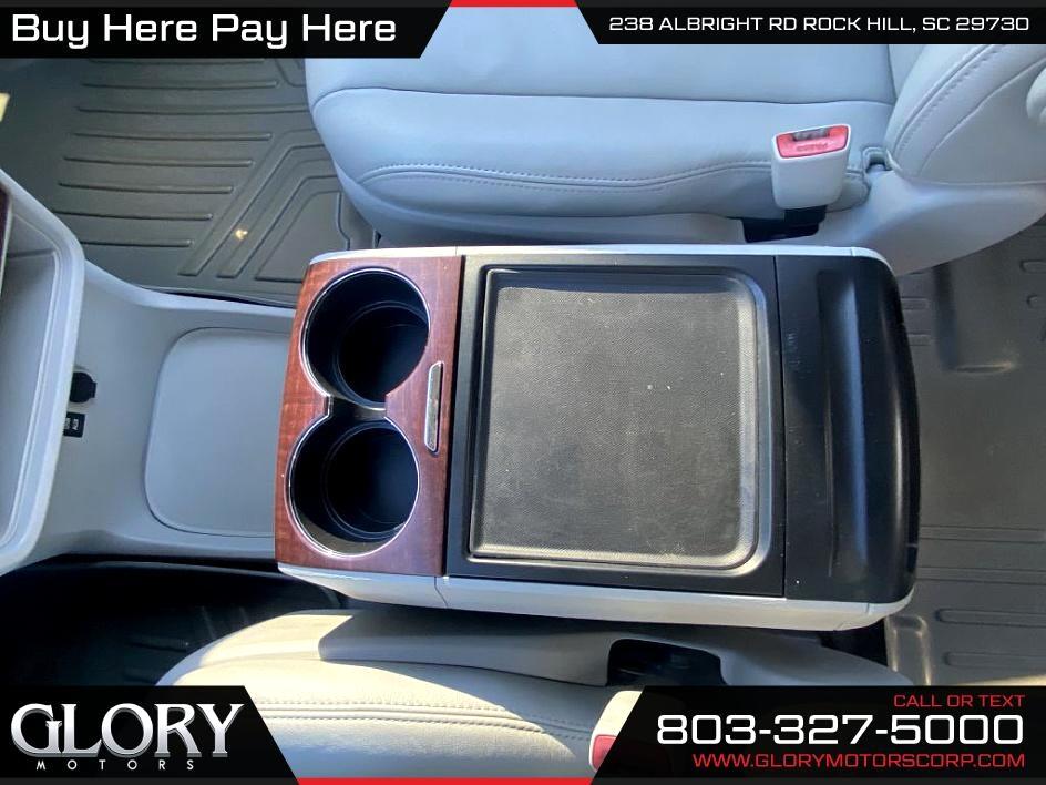 Toyota Sienna 5dr 7-Pass Van V6 XLE AAS FWD (Natl) 2013