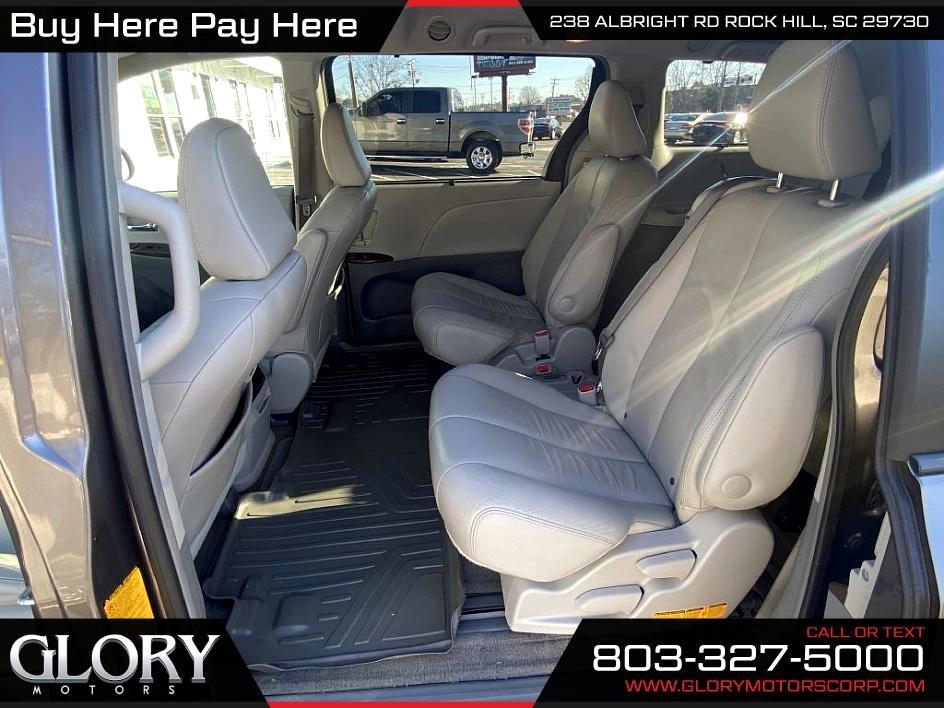 Toyota Sienna 5dr 7-Pass Van V6 XLE AAS FWD (Natl) 2013