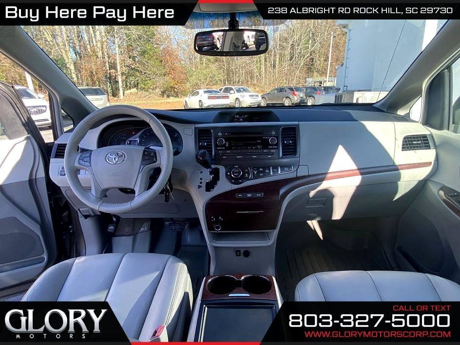 Toyota Sienna 5dr 7-Pass Van V6 XLE AAS FWD (Natl) 2013