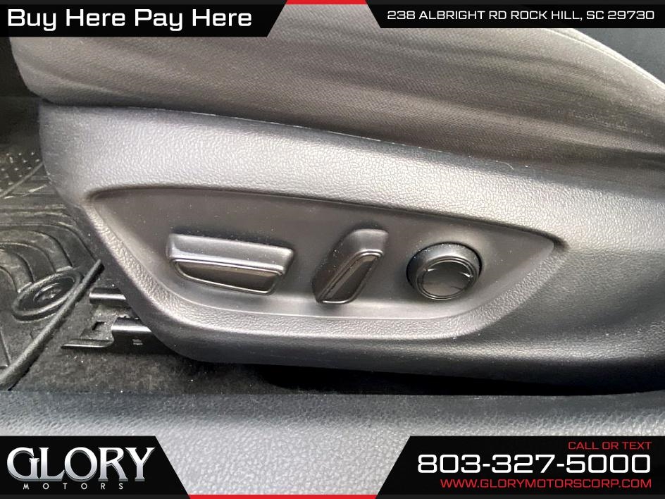 Toyota Camry XLE Auto (Natl) 2019