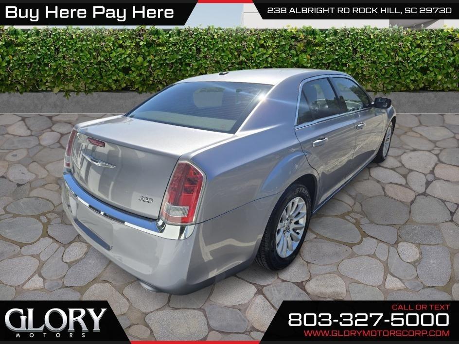 Chrysler 300 4dr Sdn RWD 2013