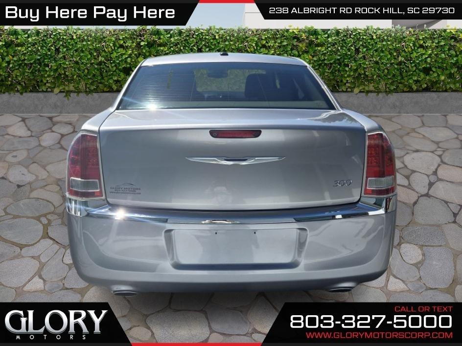 Chrysler 300 4dr Sdn RWD 2013