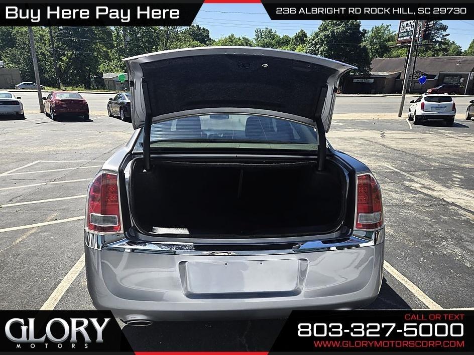 Chrysler 300 4dr Sdn RWD 2013