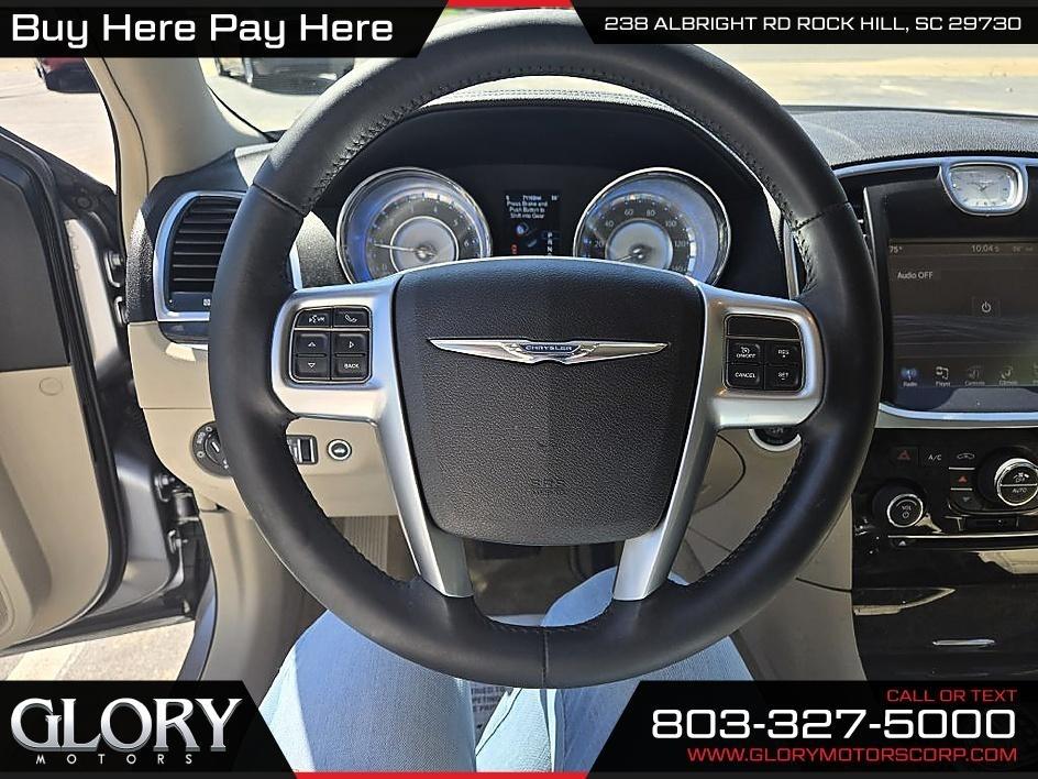 Chrysler 300 4dr Sdn RWD 2013