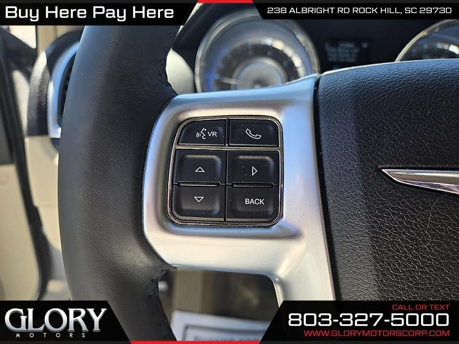 Chrysler 300 4dr Sdn RWD 2013