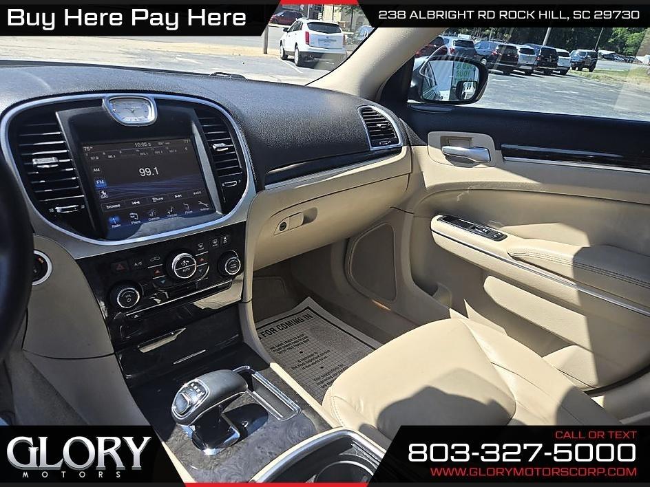 Chrysler 300 4dr Sdn RWD 2013