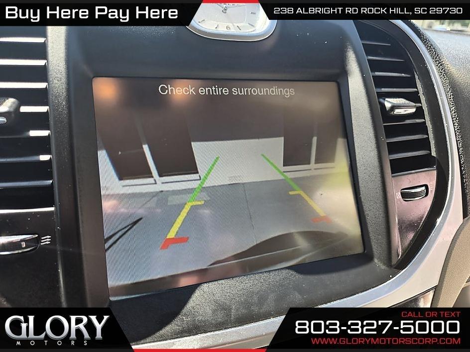 Chrysler 300 4dr Sdn RWD 2013