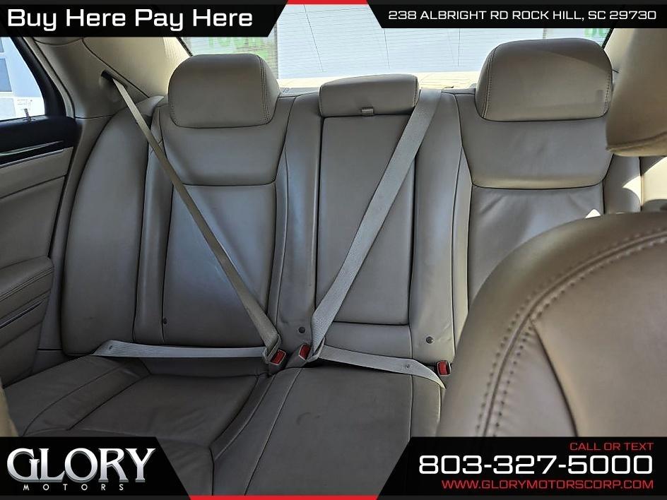 Chrysler 300 4dr Sdn RWD 2013