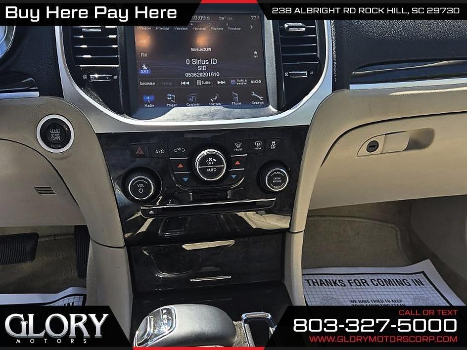 Chrysler 300 4dr Sdn RWD 2013