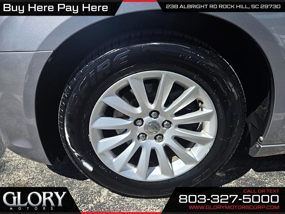 Chrysler 300 4dr Sdn RWD 2013