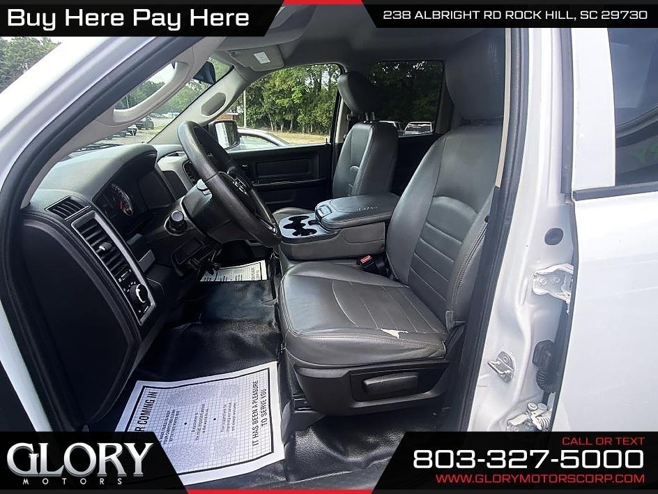 RAM 1500 Tradesman 4x2 Quad Cab 6'4" Box 2017