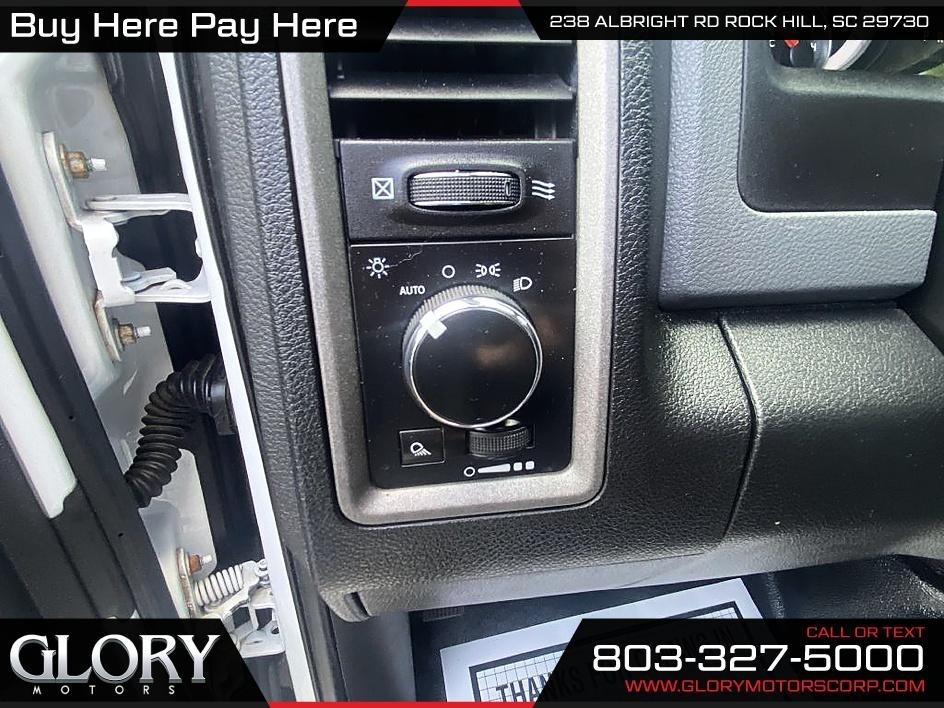 RAM 1500 Tradesman 4x2 Quad Cab 6'4" Box 2017