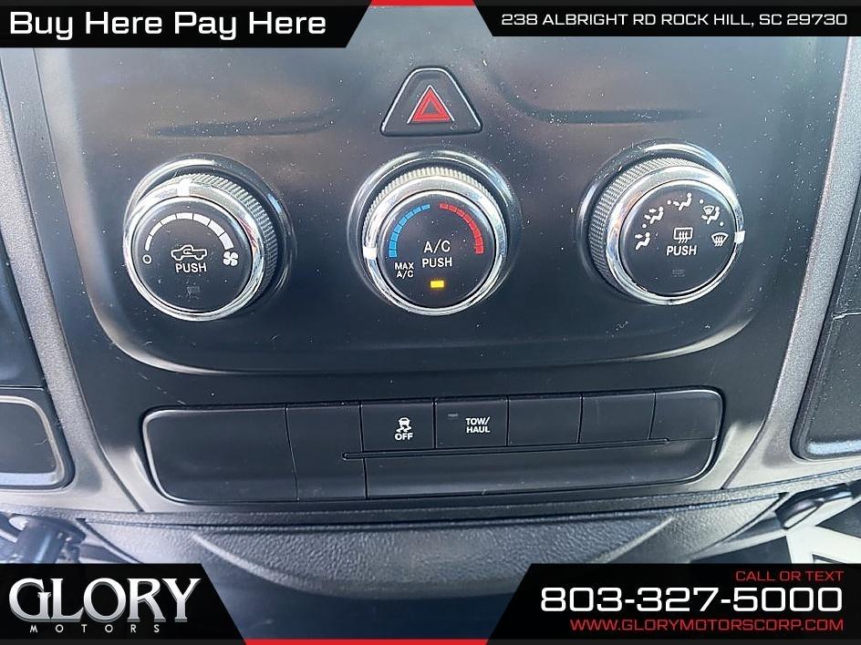 RAM 1500 Tradesman 4x2 Quad Cab 6'4" Box 2017