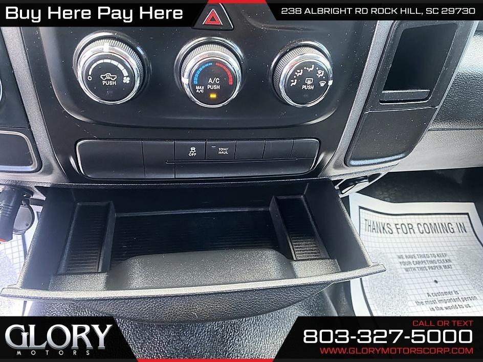 RAM 1500 Tradesman 4x2 Quad Cab 6'4" Box 2017