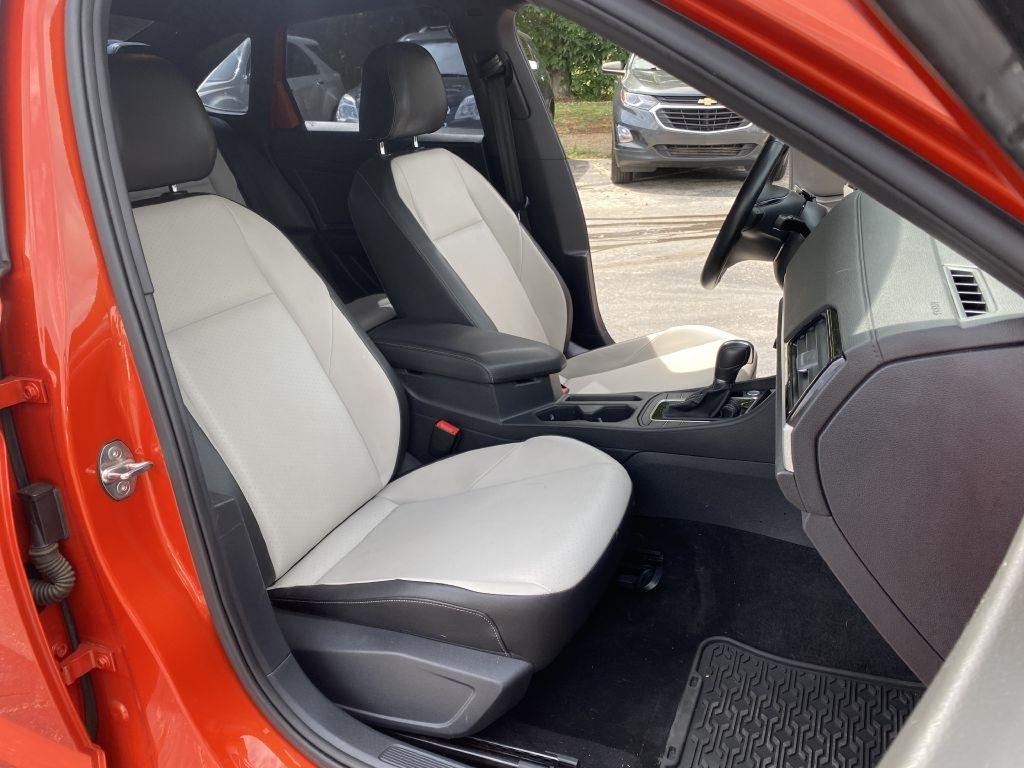 Volkswagen Jetta R-Line Auto w/SULEV 2019