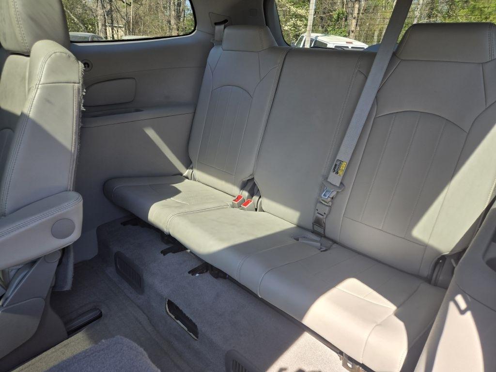 Buick Enclave FWD 4dr Leather 2016